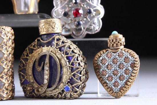 PARFÜM ŞİŞESİ KOLEKSİYONU