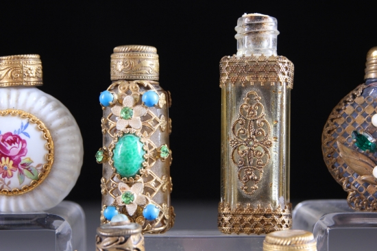 PARFÜM ŞİŞESİ KOLEKSİYONU