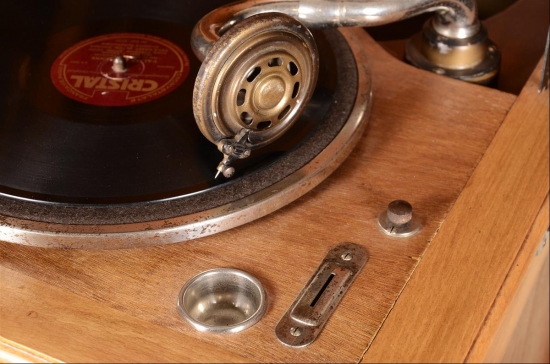 JETONLU TAM SALON GRAMOFON